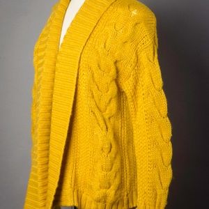 Mustard must-have sweater cardigan